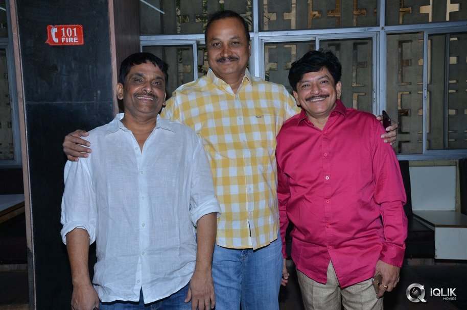 Vangaveeti-Team-at-Devi-Theater
